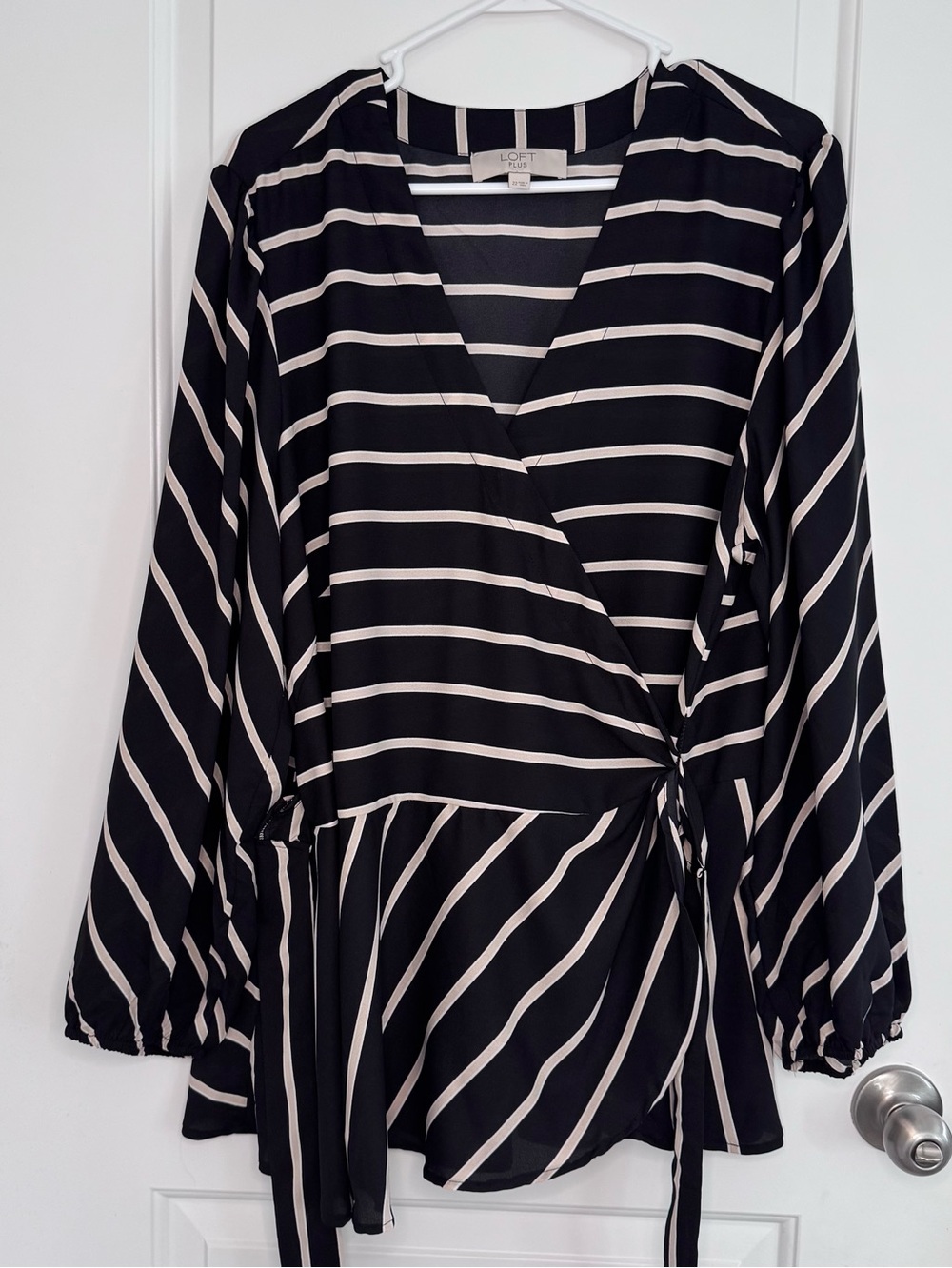 Loft Women's  Wrap Blouse Long Sleeve Black White Stripe  Size 22 Fluted Bottom